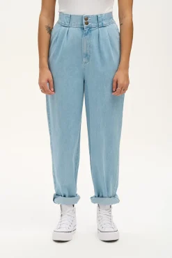 Hot Addison - Tapered Denim Jeans in Light Wash Blue All Bottoms|Jeans