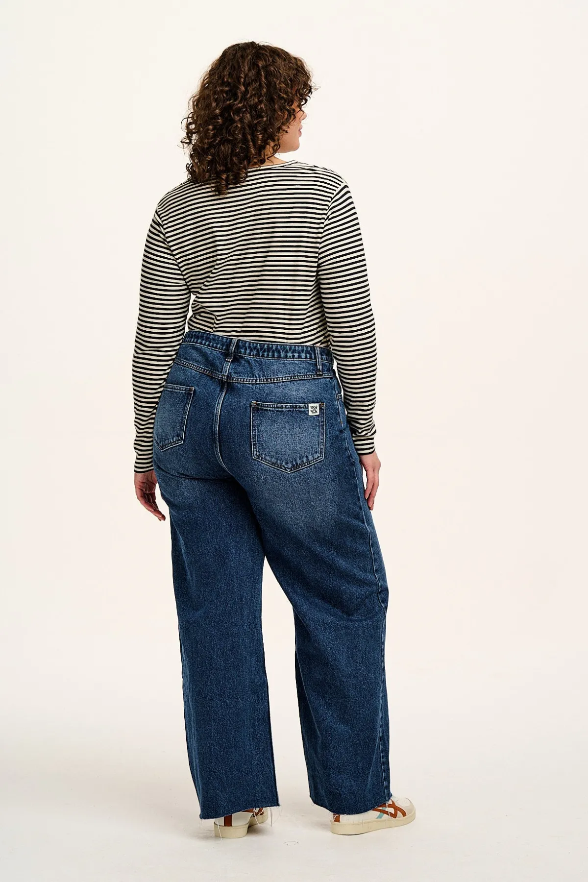 Outlet Carter - High Waisted Jeans in Vintage Wash Blue All Bottoms|Jeans