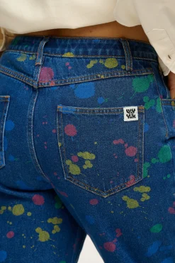 Outlet Dana - Mom Denim Jeans in Art Attack Print All Bottoms