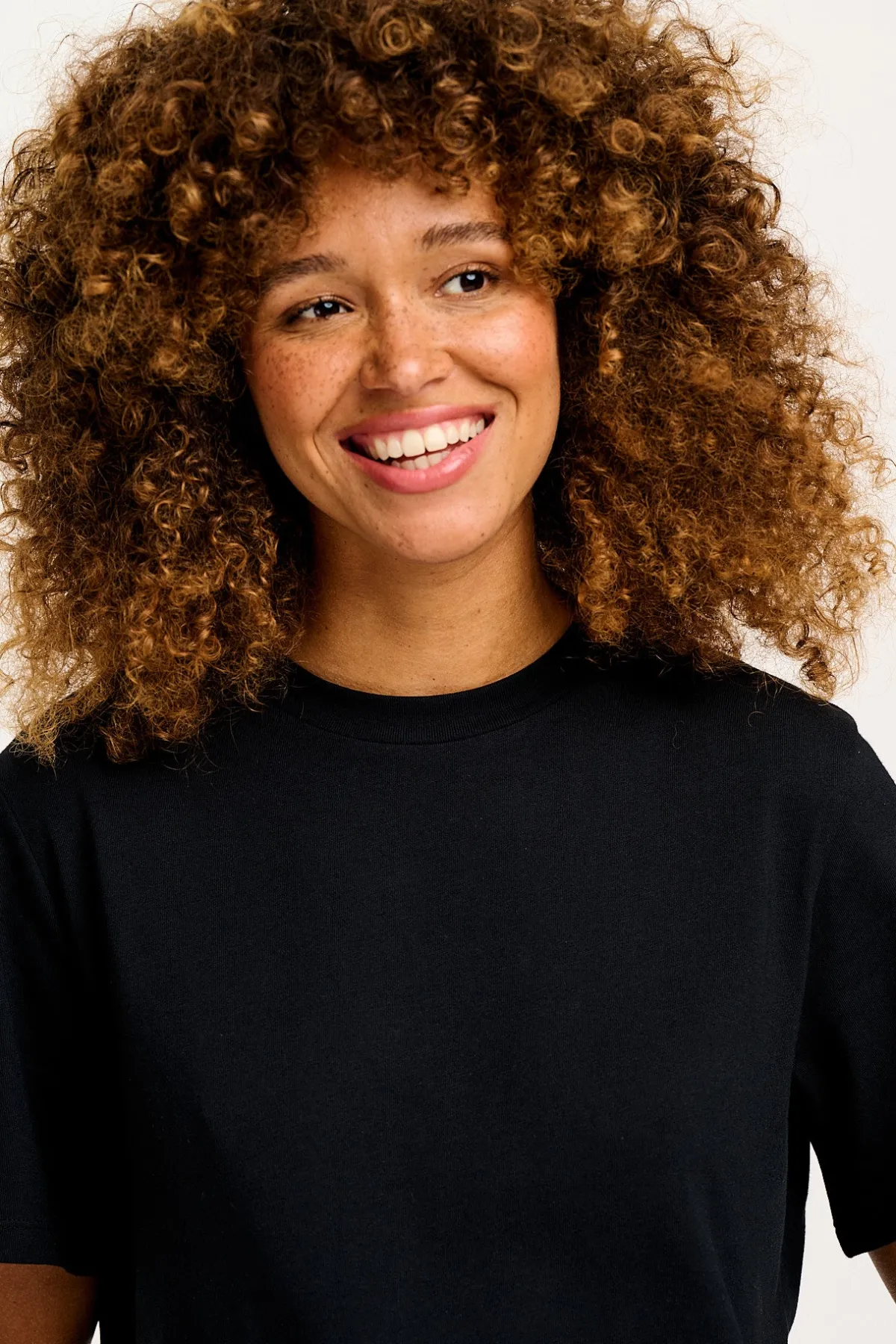 Outlet Denver - Cotton Tee in Black All Tops & Tees|Short Sleeve Tops