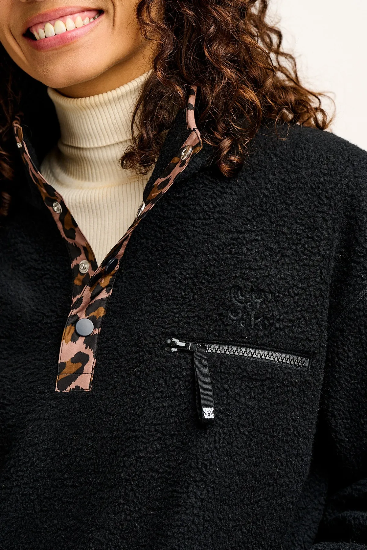 Outlet Maddison - Fleece in Black with Leopard Print All Outerwear & Knitwear|Fleeces