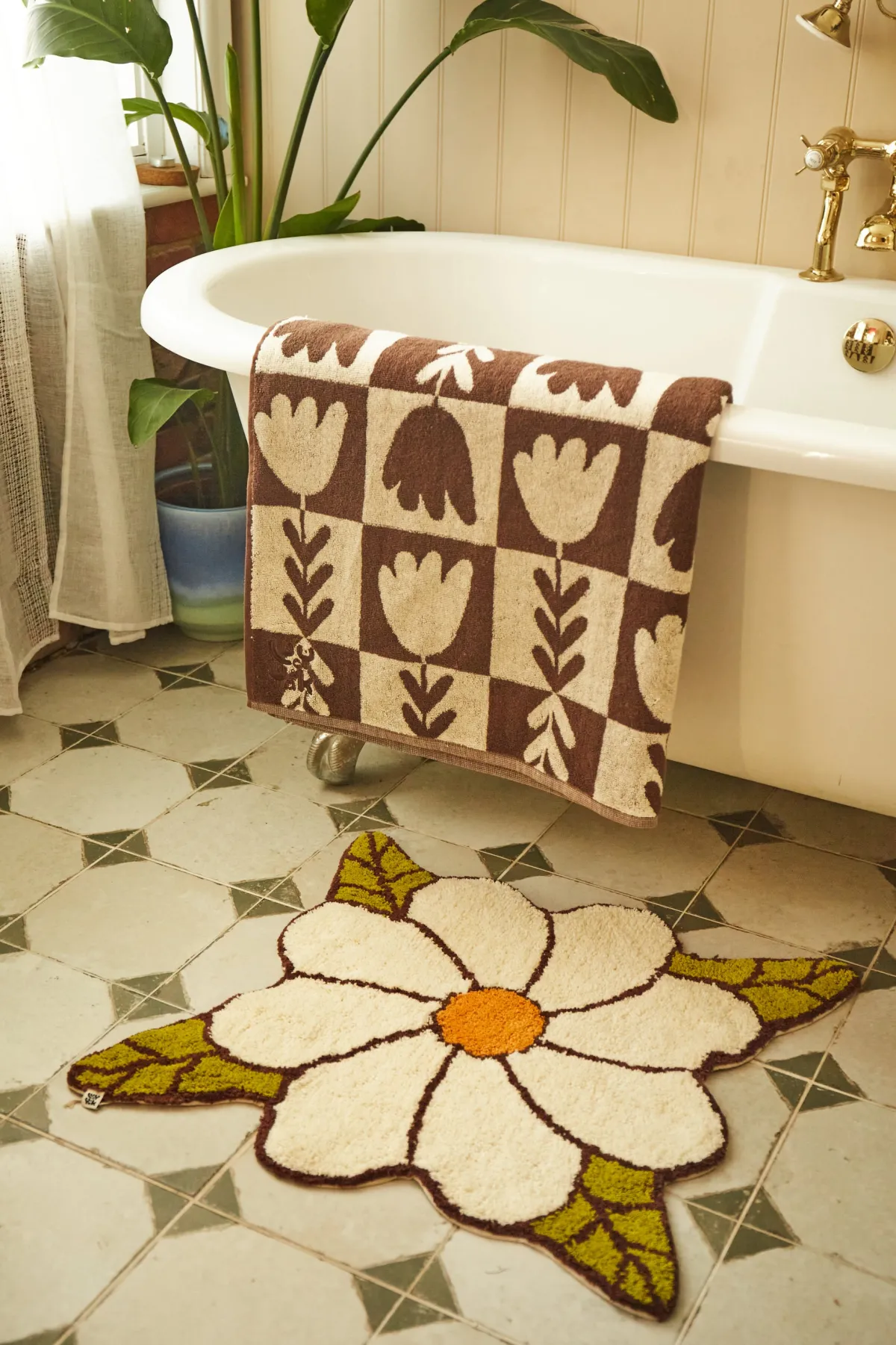Clearance Romola - Extra Large Towel in Tulip Print All Accessories|Homeware